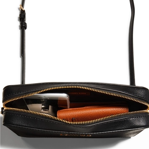 Michael Kors Large East West Black Leather Crossbody Purse NEW Jet Set C - Picture 3 of 4